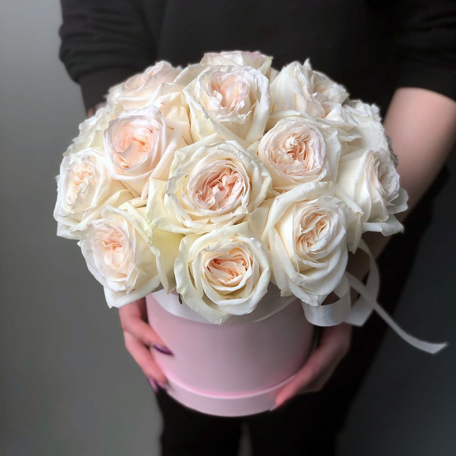 Купить 15 пионовидных роз в коробке «Dalia» в Новосибирске